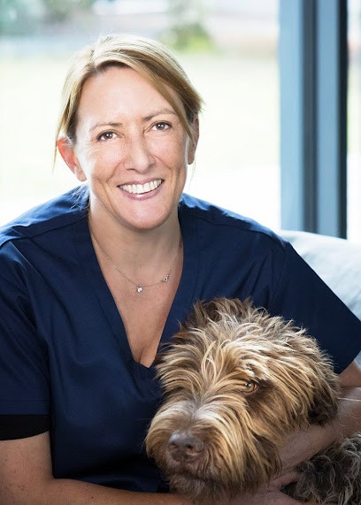 Docteur Vétérinaire Karine Dion, Clinique Vétérinaire à La Rochelle