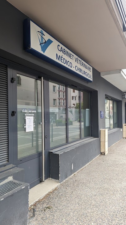 NATHALIE ARELLANO, Clinique Vétérinaire à Gières